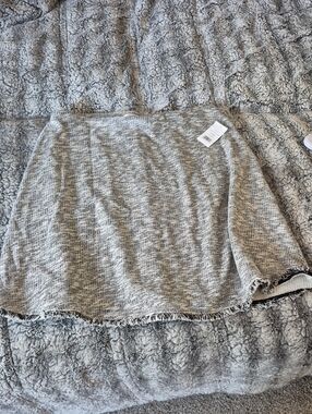 Daily Threads 🖤 Gray Knit Fringe Hem Women's Skirt (840)